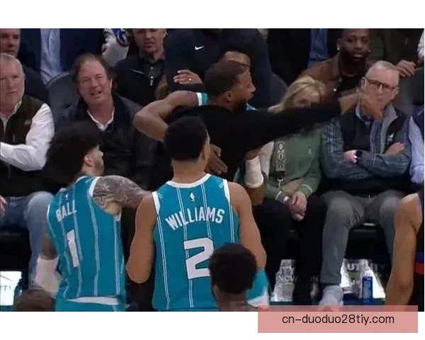 冲突四人遭逐活塞结黄蜂九连胜