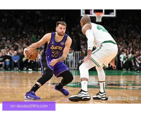 东契奇连续12场30分创湖人纪录